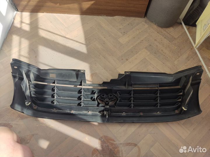 Решётка радиатора Toyota Lite Ace Noah