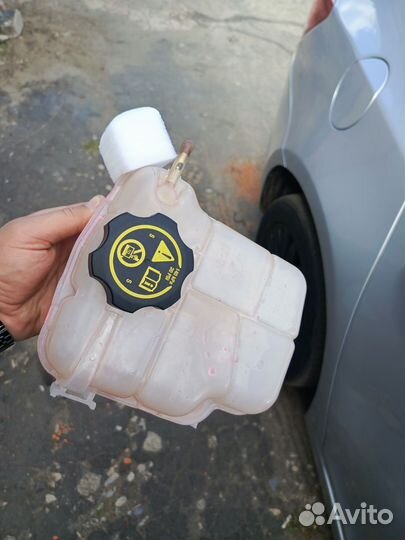 Расширительный бочок Шевроле Круз