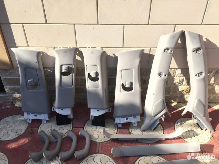 Lexus LX570 обшивка стойки кузова