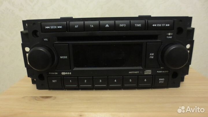 Аудиосистема магнитола Chrysler P05091509AH