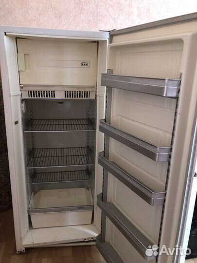 Холодильник ЗИЛ бу