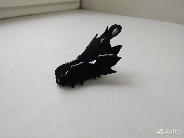 Брелок подвеска в авто дракон