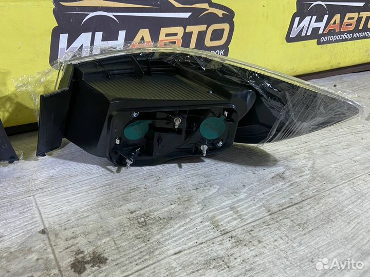 Mazda 3 BL седан задний фонарь левый правый