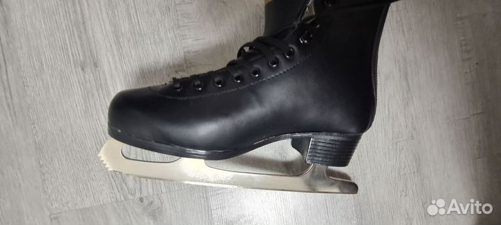 Коньки фигурные женские размер 39-40