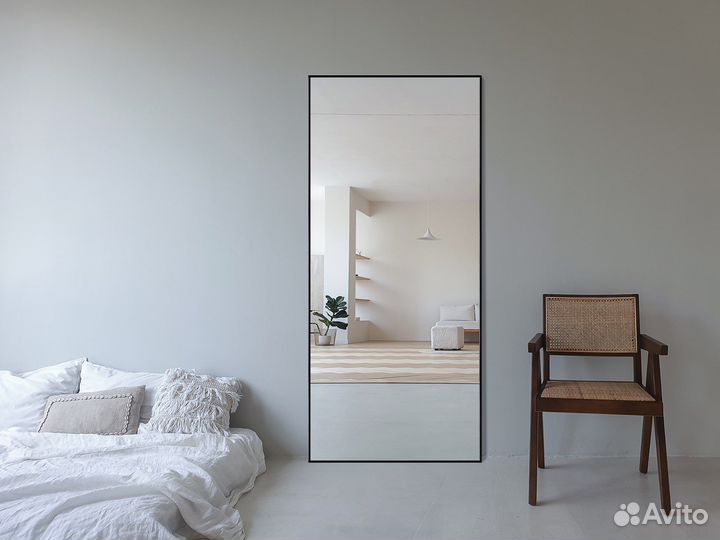 Зеркало в тонкой раме большое черное белое