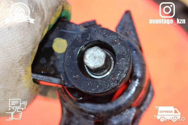 Подушка кпп Mazda 6 GG рестайлинг лифтбек 2.0 LF