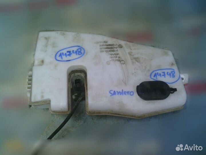 Бачок омывателя лобового стекла Renault Sandero 20