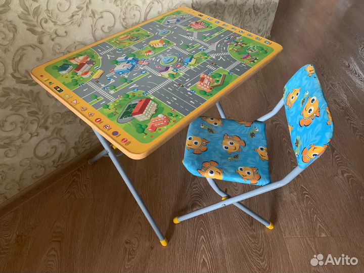 Детский стол со стульчиком