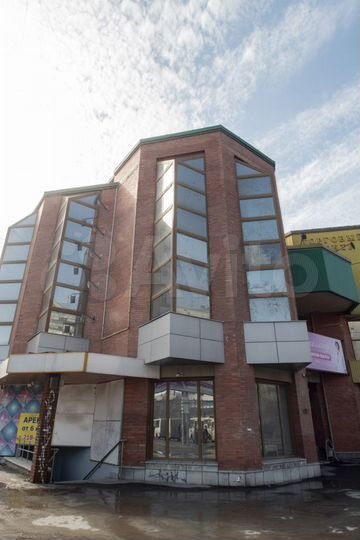 Торговое помещение на первой линии в центре с ндс