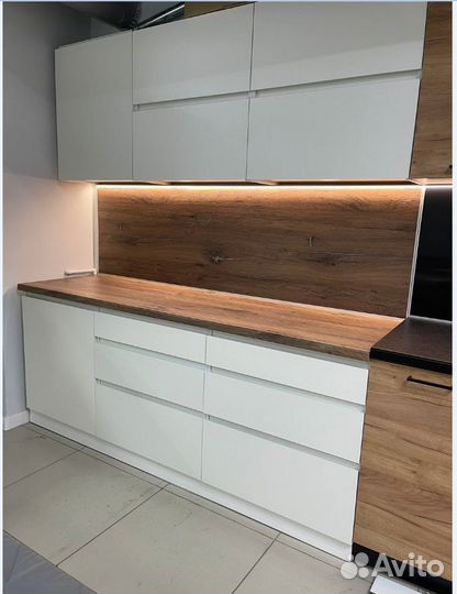 Кухня белая