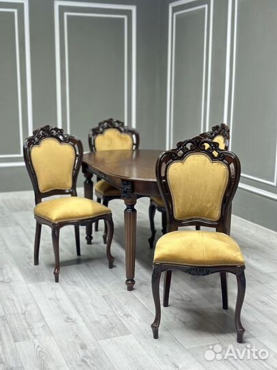 Стол в наличии