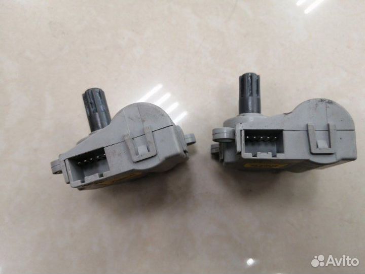 Сервопривод заслонок печки Kia Stinger седан G4KL