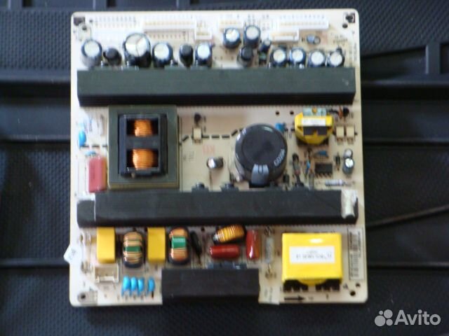 Продам на запчасти ввк узкий. большой экран