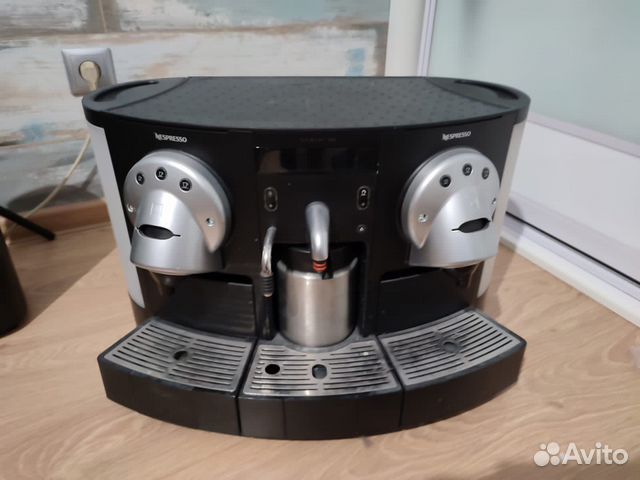 Кофемашина Nespresso капсульная