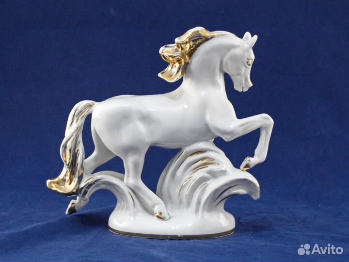 Фарфоровая статуэтка лфз