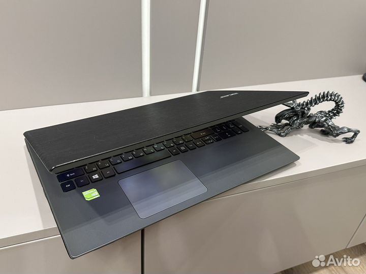 Acer intel/12gb/Nvidia 920m 2gb/ssd