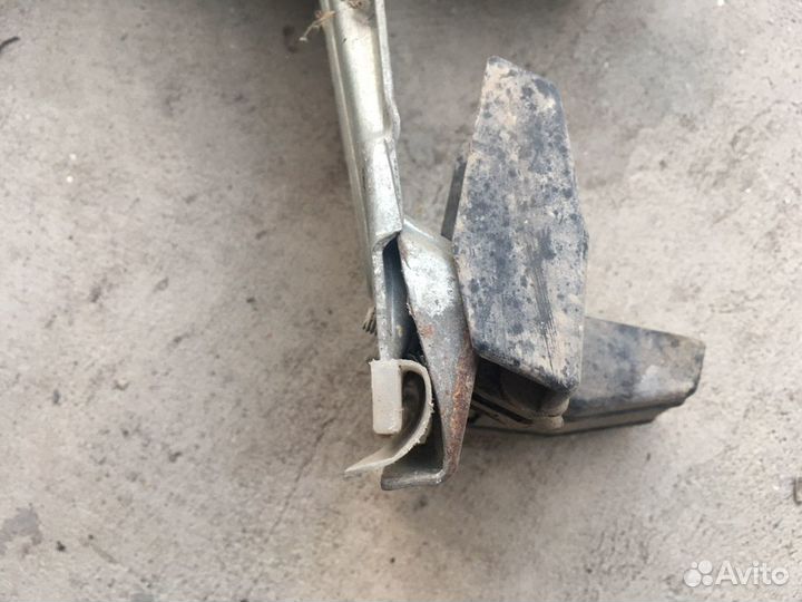 Универсальный багажник на водостоки