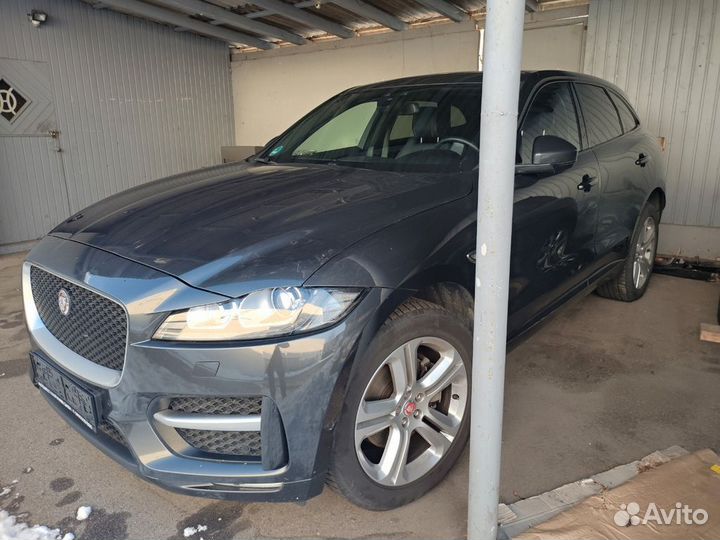 В разборе Jaguar F-Pace