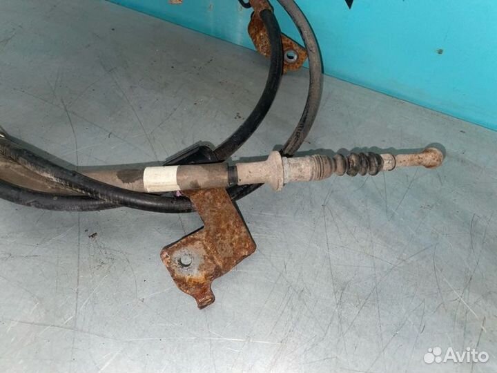 Трос стояночного тормоза левый Toyota Corolla E150