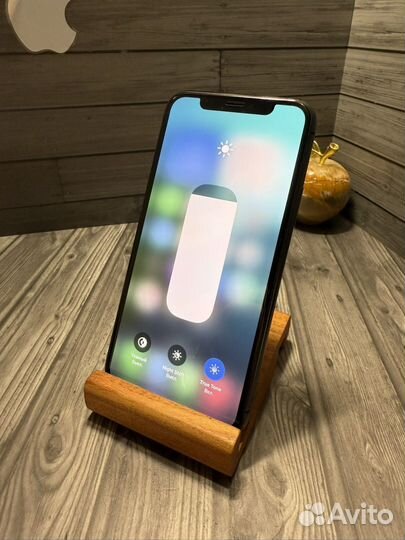 iPhone 11 Pro, 64 ГБ