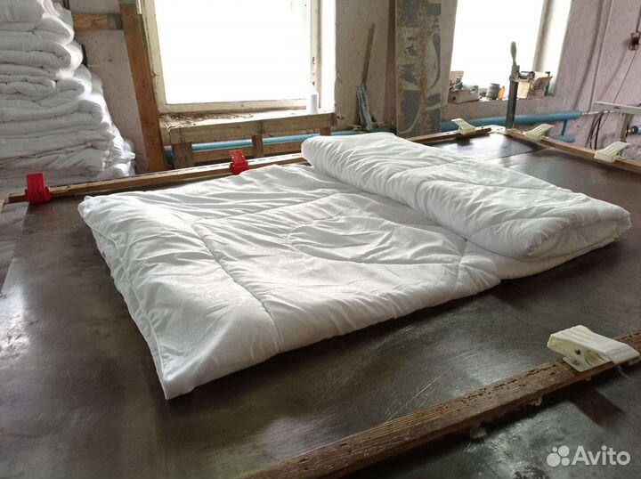 Одеяло и подушки, покрывало