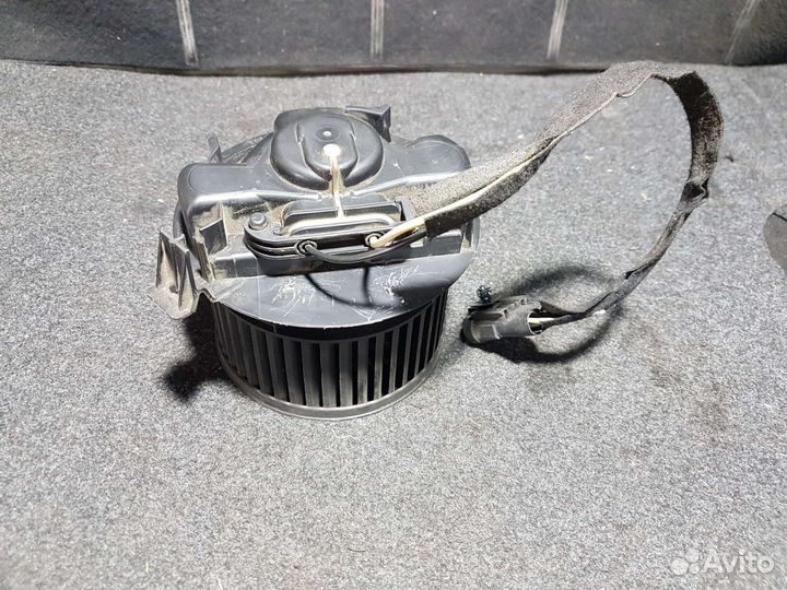 Моторчик печки Renault Logan 1