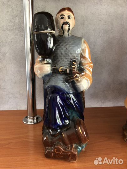 Сувенирные статуэтки