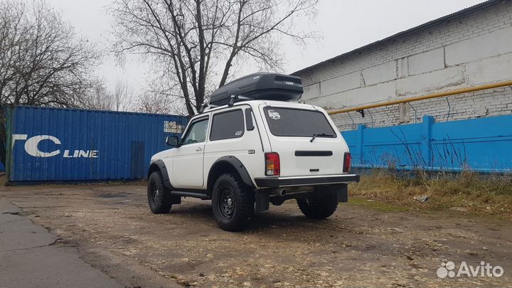 Автобокс LUX tavr 175см черный на Нива 4х4