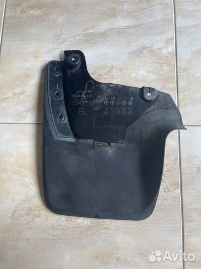 Брызговик задний левый Toyota Fortuner С 2015 По