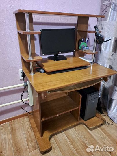 Компьютерный стол