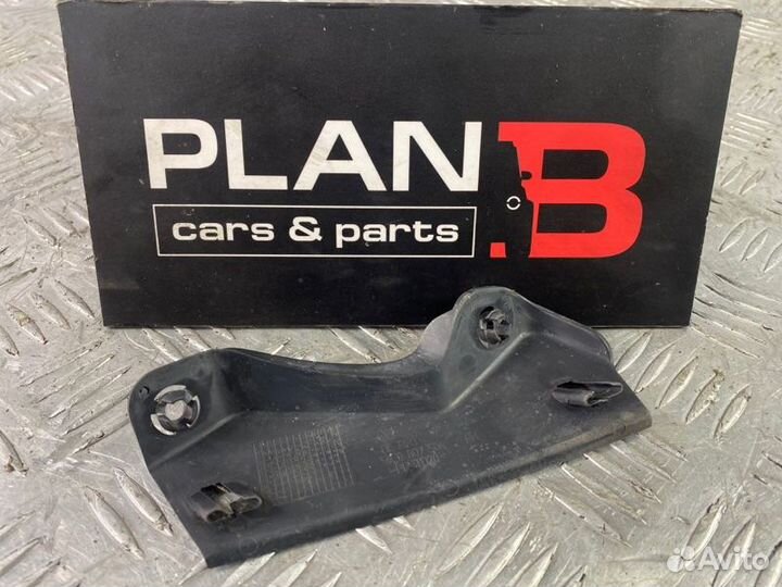 Крепление бампера правое Volkswagen Passat B6