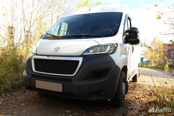 Защитная сетка радиатора верх черная Peugeot Boxer