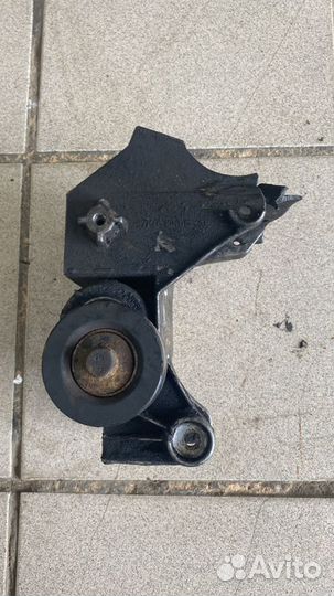Кронштейн двигателя Ford KA 1