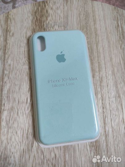Чехол на iPhone