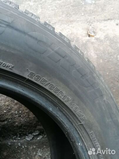 Bridgestone Ice Cruiser 7000 235/65 R17