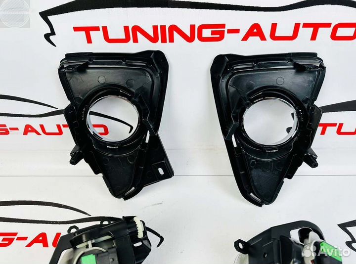 Противотуманные фары Toyota RAV4 (XA 40 )