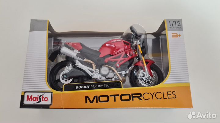 Модель мотоцикла Maisto Ducati Monster 696