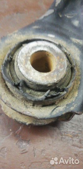 Рычаг подвески верхний задний Mercedes-Benz