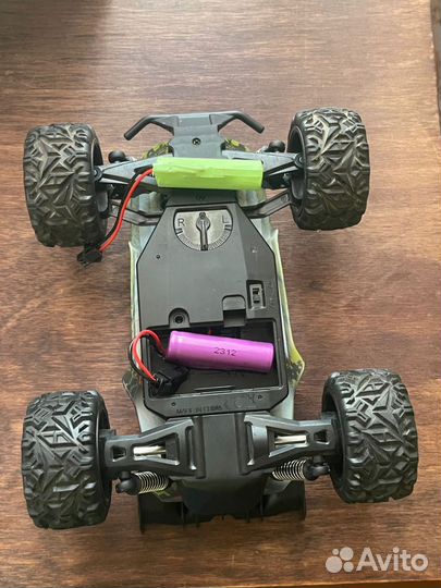 Машинка на пульте управления