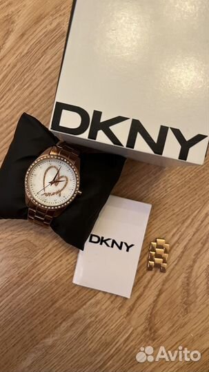 Часы dkny