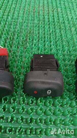 Кнопка аварийки Renault Scenic I