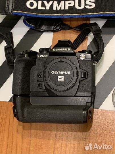 Фотоаппарат Olympus OM-D E-M1 тушка + Объектив Oly