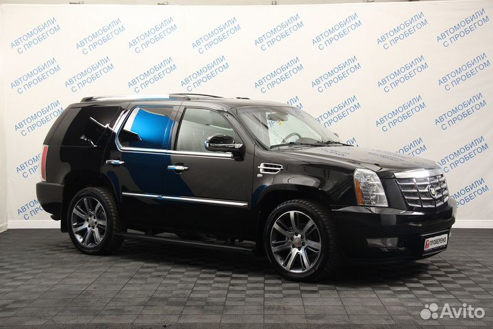 Cadillac Escalade, 2011