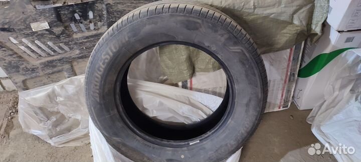 Bridgestone Alenza 001 225/65 R17 102H