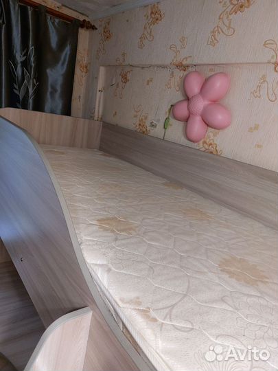 Двухъярусная кровать со шкафом и столом