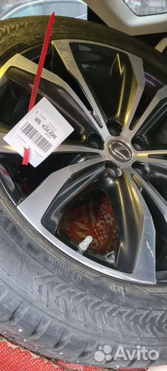 Колеса зимние на Lexus R20 (25) Nokian 235/55