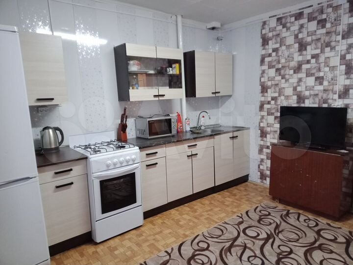 2-к. квартира, 57 м², 1/2 эт.