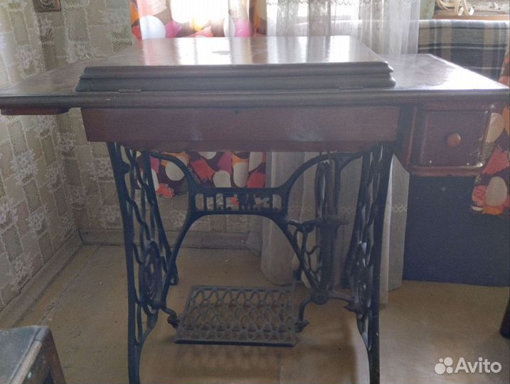 Швейная машина Singer