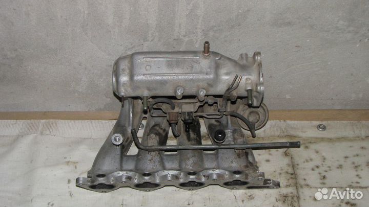 Коллектор впускной Митсубиси Каризма