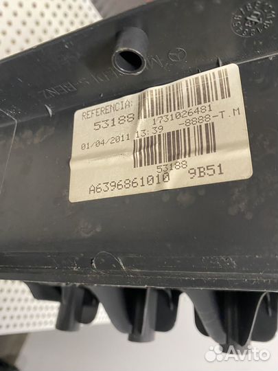 Накладка порога передний правый Mercedes Viano 639